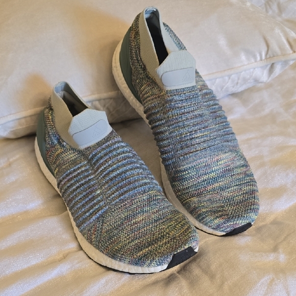 Adidas Gray Knit Sneakers with Streamlined Silhouette - Picture 1 of 14